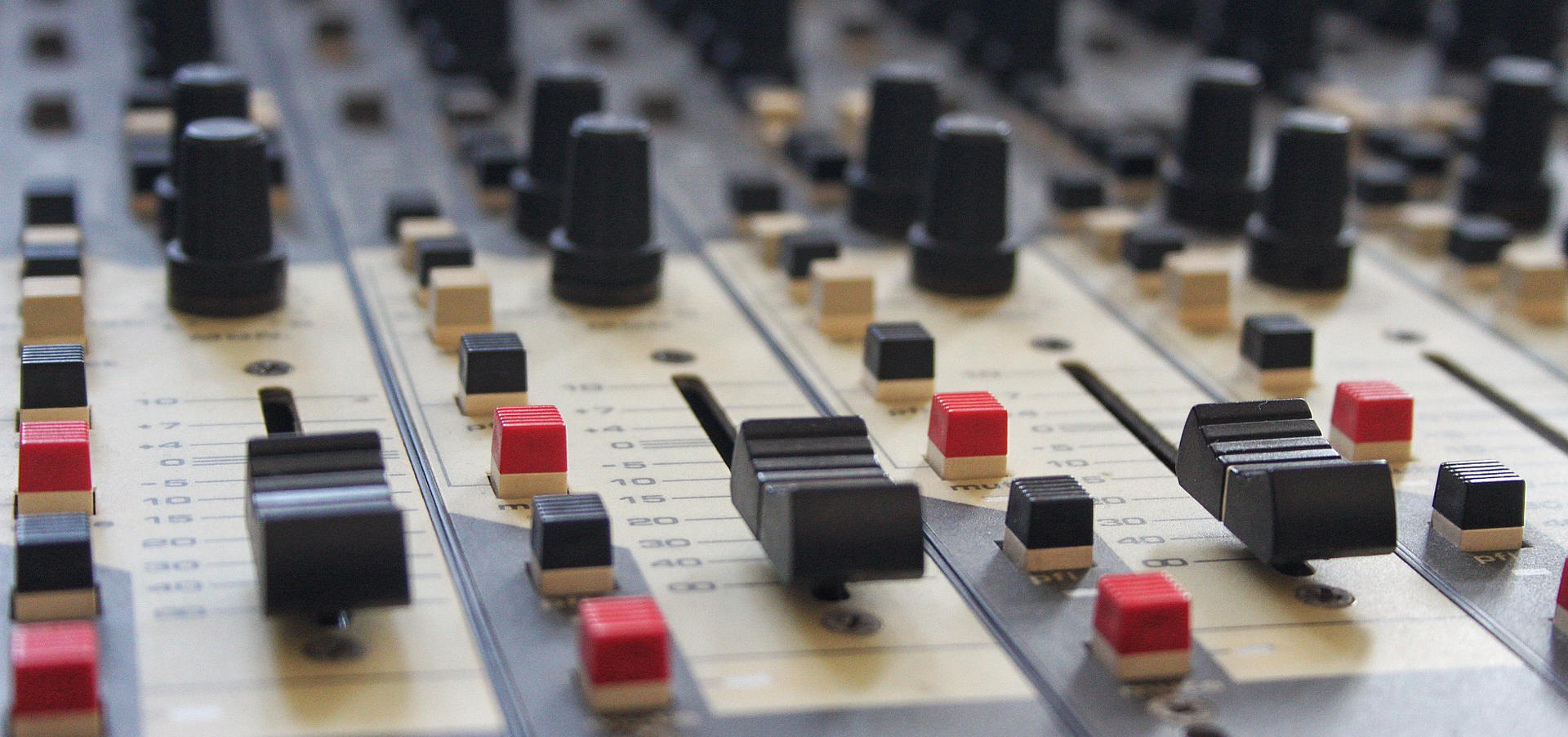 Mixing your music: do it yourself or hire a pro? - Get your music mixed